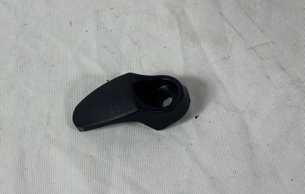 MEKA LEGEND ÖN GÖSTERGE ALTI PLASTİK PANEL ASKISI