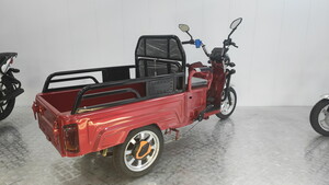 MEKA LEON 3 TEKERLEKLİ KASALI KIRMIZI ELEKTRİKLİ MOTOSİKLET #2
